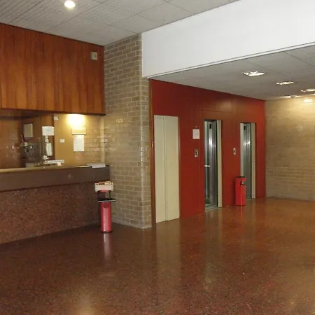 Apartamento Dos Torres Alierta - Edificio De Con Parking Privado Amplios Para Estar Como En Casa Ideal Para Grupos Y Empresas *