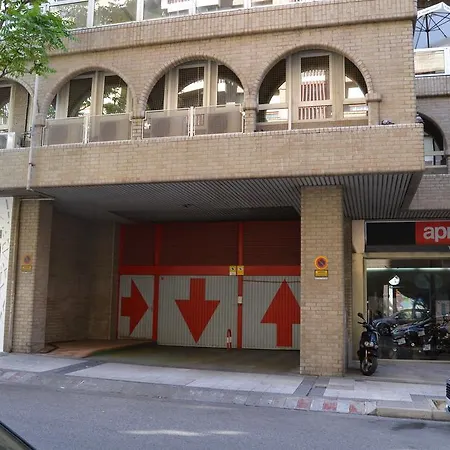 Dos Torres Alierta - Edificio De Con Parking Privado Amplios Para Estar Como En Casa Ideal Para Grupos Y Empresas Zaragoza