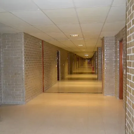 Dos Torres Alierta - Edificio De Con Parking Privado Amplios Para Estar Como En Casa Ideal Para Grupos Y Empresas Apartamento