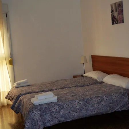 Dos Torres Alierta - Edificio De Con Parking Privado Amplios Para Estar Como En Casa Ideal Para Grupos Y Empresas Apartamento *