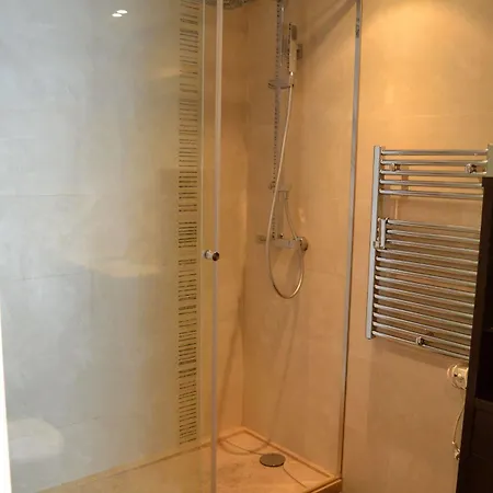 Dos Torres Alierta - Edificio De Con Parking Privado Amplios Para Estar Como En Casa Ideal Para Grupos Y Empresas Apartamento *
