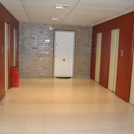 Dos Torres Alierta - Edificio De Con Parking Privado Amplios Para Estar Como En Casa Ideal Para Grupos Y Empresas Apartamento Zaragoza